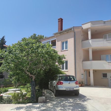 Apartments Dijana Krk Town Exterior photo