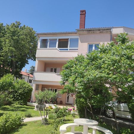 Apartments Dijana Krk Town Exterior photo